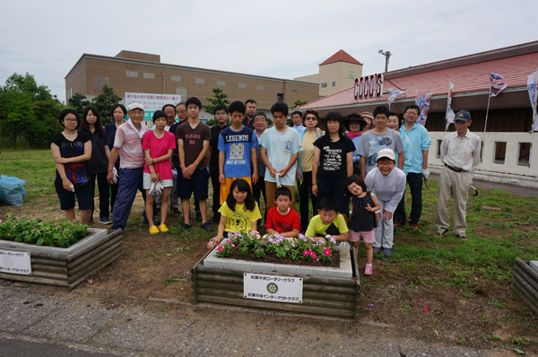 7月9日 加賀温泉駅前の花壇植替作業実施