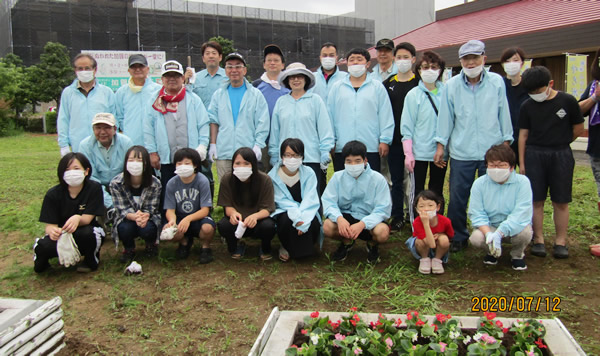 7月12日　加賀温泉駅前花壇植替え作業