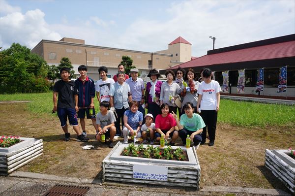 7月11日（日）加賀温泉駅前花壇植替