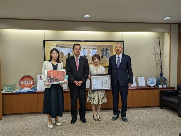 6月6日(木)　加賀市内全小中学校に橋立の甘エビ贈呈